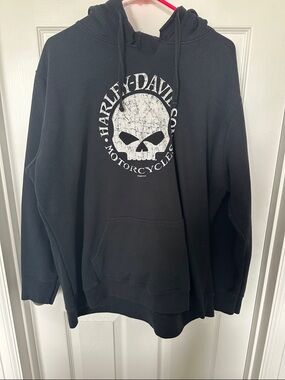Harley-Davidson Black Hoodie with White Distressed Skull Graphic